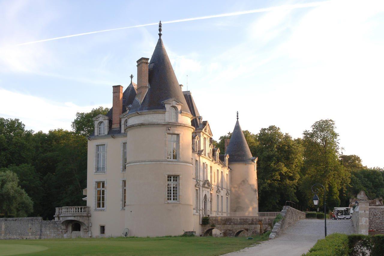Chateau D'Augerville Golf & Spa Resort Dış mekan fotoğraf