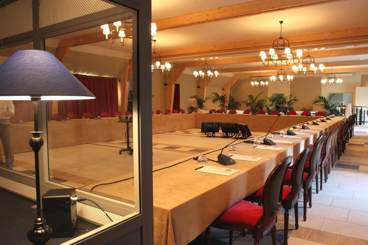 Chateau D'Augerville Golf & Spa Resort Dış mekan fotoğraf