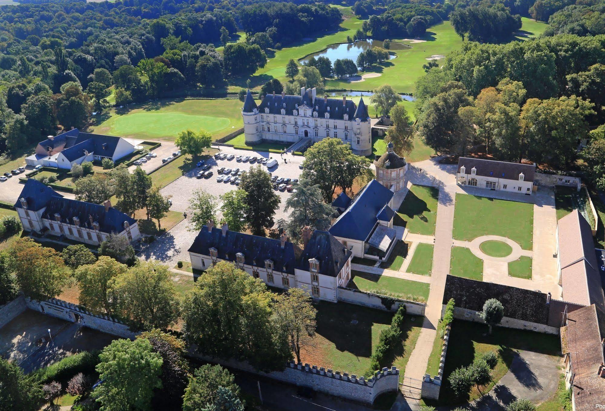 Chateau D'Augerville Golf & Spa Resort Dış mekan fotoğraf