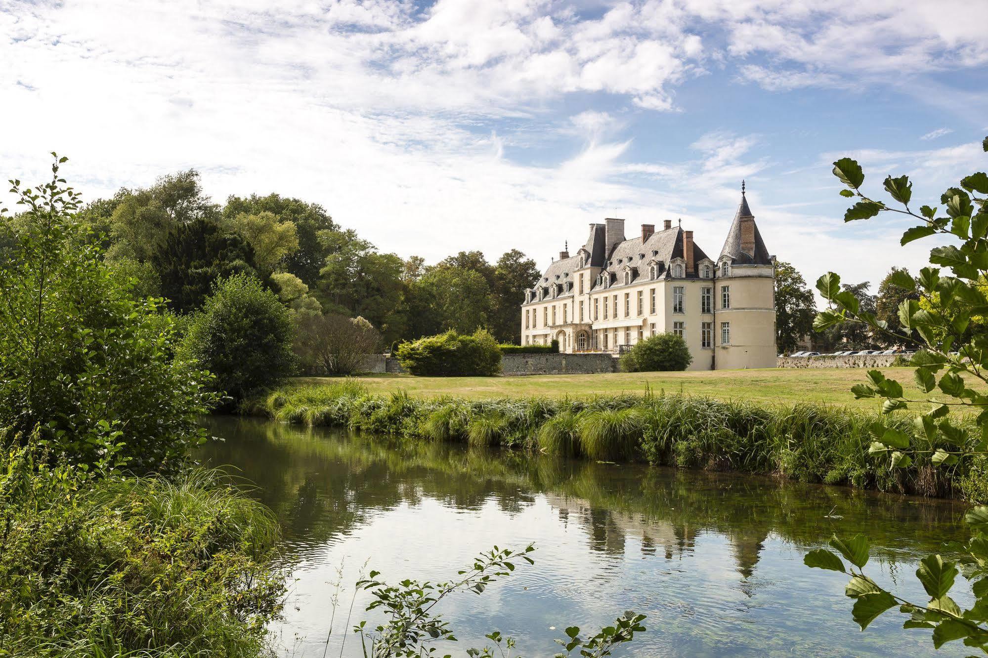 Chateau D'Augerville Golf & Spa Resort Dış mekan fotoğraf