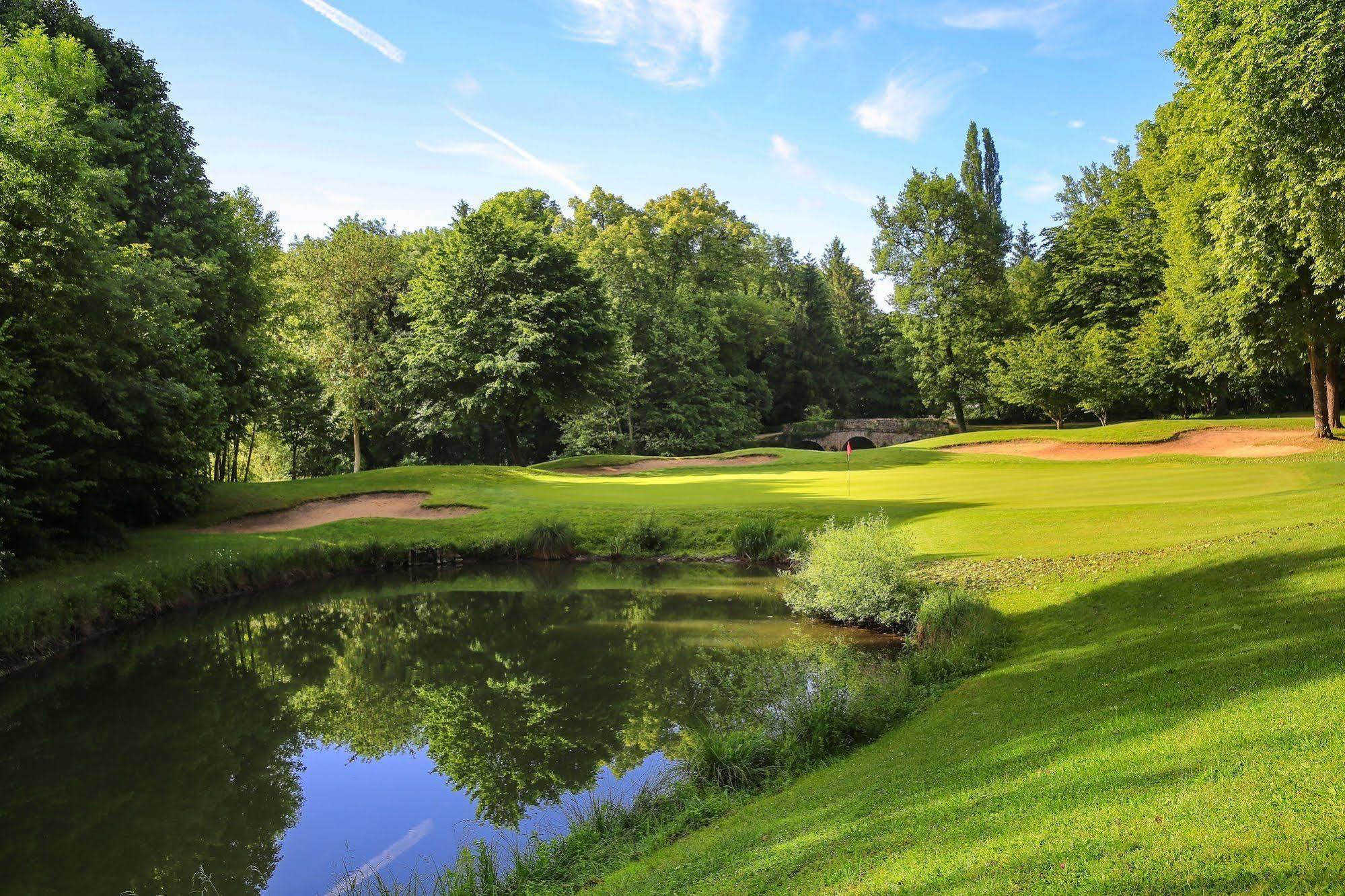 Chateau D'Augerville Golf & Spa Resort Dış mekan fotoğraf