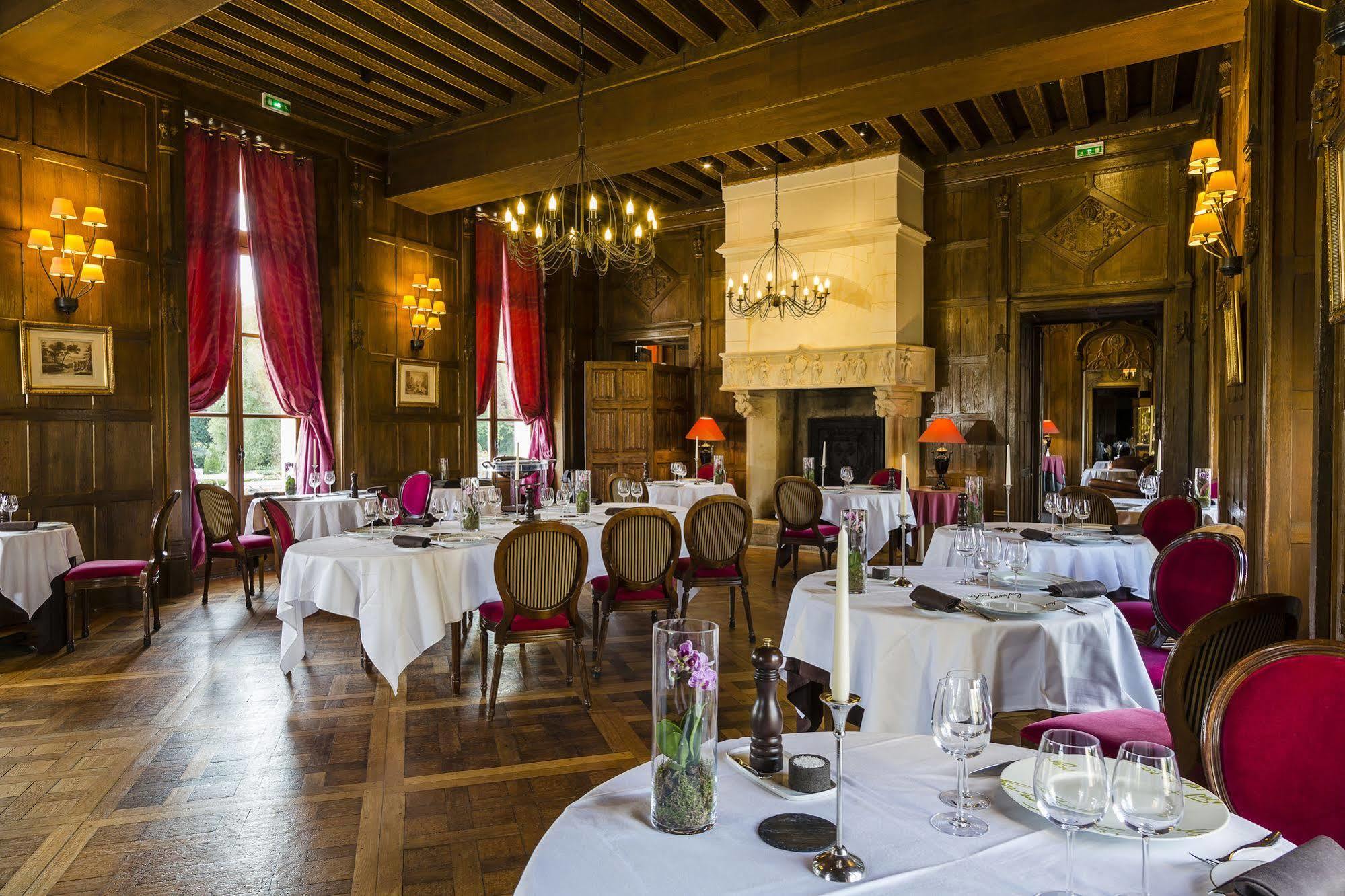Chateau D'Augerville Golf & Spa Resort Dış mekan fotoğraf