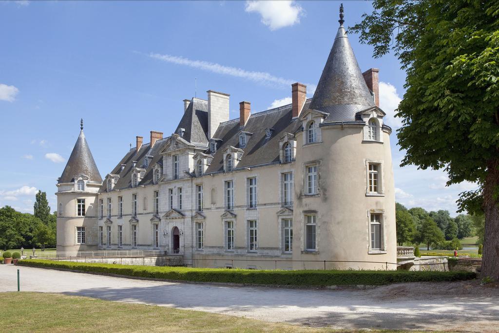 Chateau D'Augerville Golf & Spa Resort Dış mekan fotoğraf